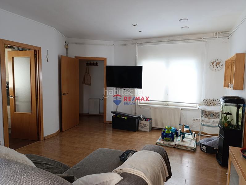 Foto dfbc05d1-c6eb-4bf4-ae77-2cebe5724680. Casa adossada a La Vila Llançà