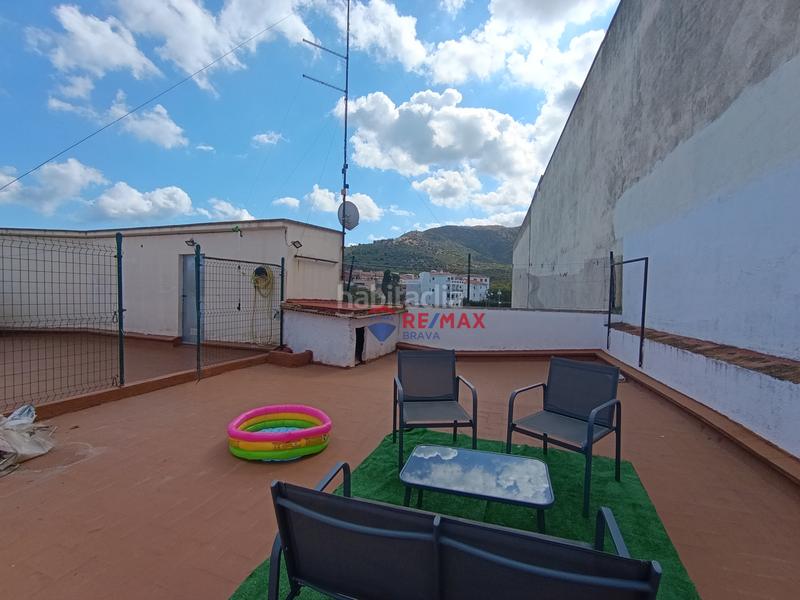 Foto e0b46100-ab37-4051-aa6e-1c46c98267a9. Casa adossada a La Vila Llançà