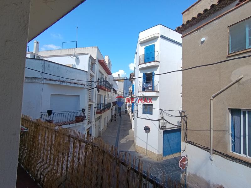 Foto f49a663e-8324-4bd9-94bf-bacc86395bfb. Casa adossada a La Vila Llançà