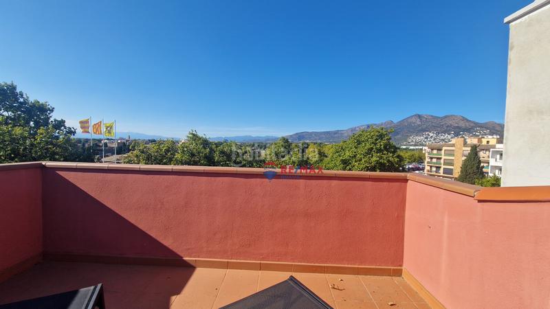 Foto ac43be68-2155-4f41-afd4-9b1432f2a743. Penthouse with parking in Centre Roses