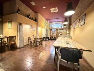 Traspàs Local Comercial a Figueres - cl tints 7. Restaurante de mas de 10 años, en el centro de figueres en pleno