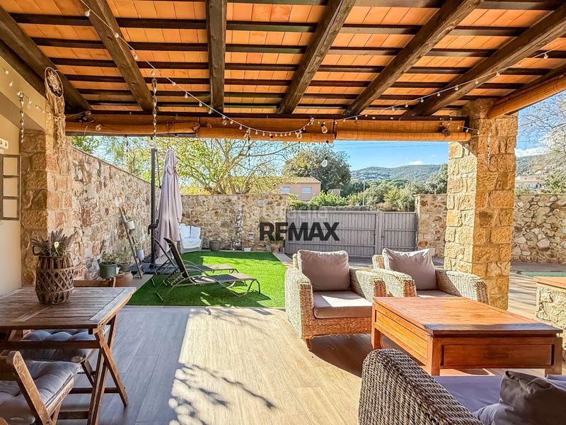 Foto 7f25c741-7ebd-483b-a299-6d09557ecf11. Àtic amb calefacció aparcament piscina a Poble Calonge