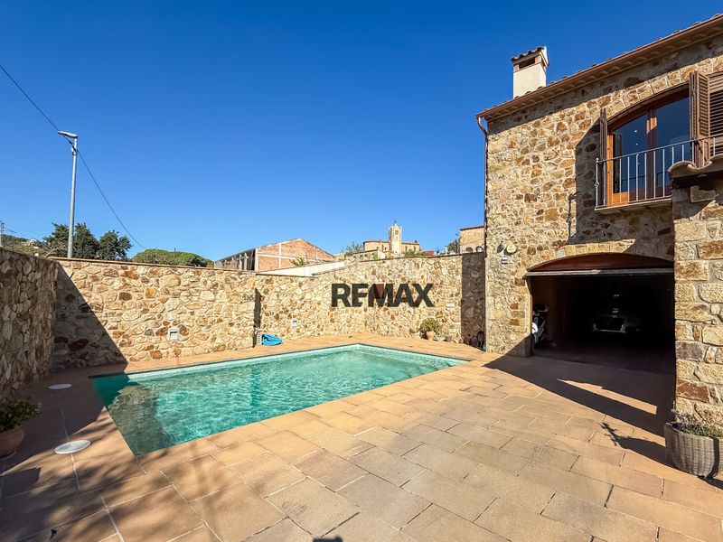 Foto 804aa831-5a5c-4b30-b2eb-0e87c86cb70b. Àtic amb calefacció aparcament piscina a Poble Calonge