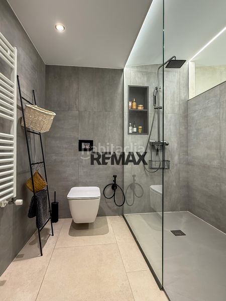 Foto bde36a1c-75bb-4a56-8427-55cc705cf0f8. Àtic amb calefacció aparcament piscina a Poble Calonge