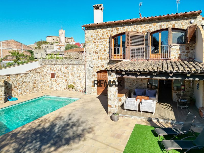 Foto caca4c7e-cf2d-48d3-8294-63a75ed15b83. Àtic amb calefacció aparcament piscina a Poble Calonge