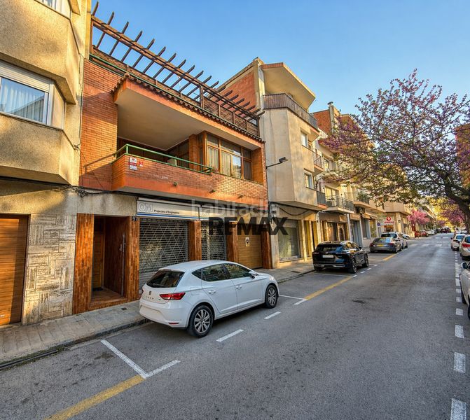 Foto 4323a283-8b6c-4c13-b69e-bc2b5ea5f9e3. Edifici a Roses - cl del puig rom 97 a Centre Roses