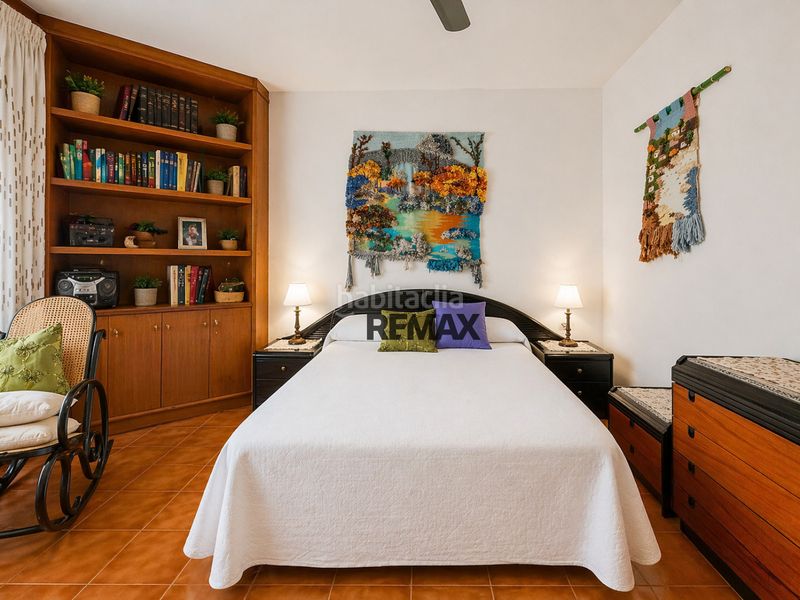 Foto ea086aab-3a57-40b0-b6ec-aa8637b8fe1e. Edifici a Roses - cl del puig rom 97 a Centre Roses