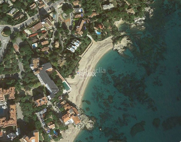 Foto 26b8b4d4-cfa1-4913-b54d-f601e857c0b3. Xalet amb calefacció aparcament piscina a Centre-Platja Platja d´Aro