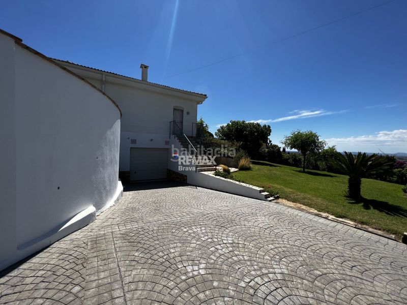 Foto 00f26755-4bad-44eb-8d74-6d356b696a74. Xalet amb aparcament piscina a Pau