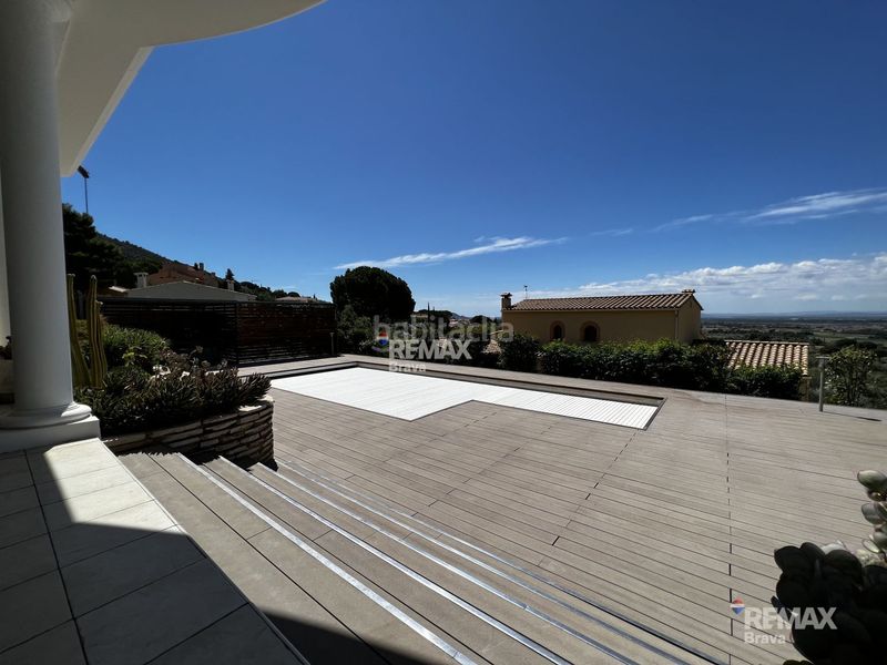 Foto 15c8a76c-7273-4853-bd7c-35e7326fe9e9. Chalet exclusiva villa de lujo con vistas panorámicas al mar y más de 2.000 m2 de parcela en Pau