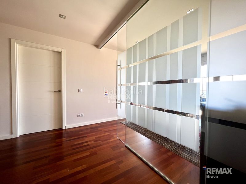 Foto 165b5353-e649-44f0-a550-388e4af34346. Chalet exclusiva villa de lujo con vistas panorámicas al mar y más de 2.000 m2 de parcela en Pau