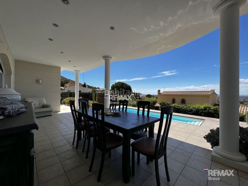 Foto 4c5d0dfb-a703-4308-87fe-761466fd713c. Chalet exclusiva villa de lujo con vistas panorámicas al mar y más de 2.000 m2 de parcela en Pau