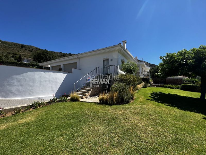 Foto be85d0cc-1d7a-4070-b452-cd37cfffc7f9. Xalet amb aparcament piscina a Pau