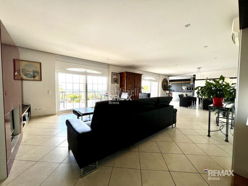 Foto d5f4ad81-d2b3-4266-9475-e8f72c8b73dc. Chalet exclusiva villa de lujo con vistas panorámicas al mar y más de 2.000 m2 de parcela en Pau