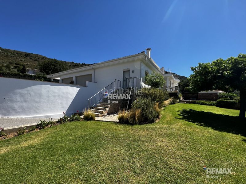 Foto ee40247f-9add-4d5b-b954-4ba3c921c00d. Chalet exclusiva villa de lujo con vistas panorámicas al mar y más de 2.000 m2 de parcela en Pau