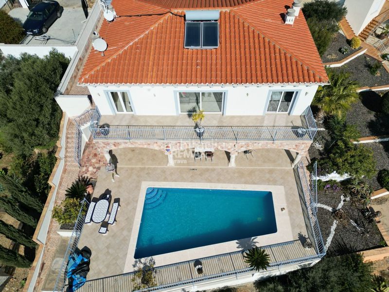 Foto a195ba45-bd7c-4101-a2b4-5dda80d312e2. Xalet amb aparcament piscina a Nord Roses