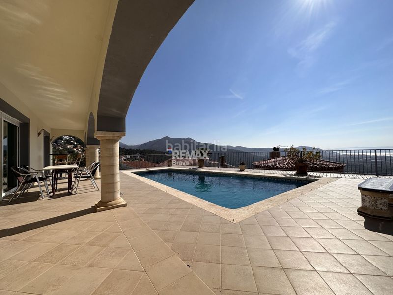Foto f2ce4a04-0c64-4143-9466-42fb6b14d9cb. Xalet amb aparcament piscina a Nord Roses