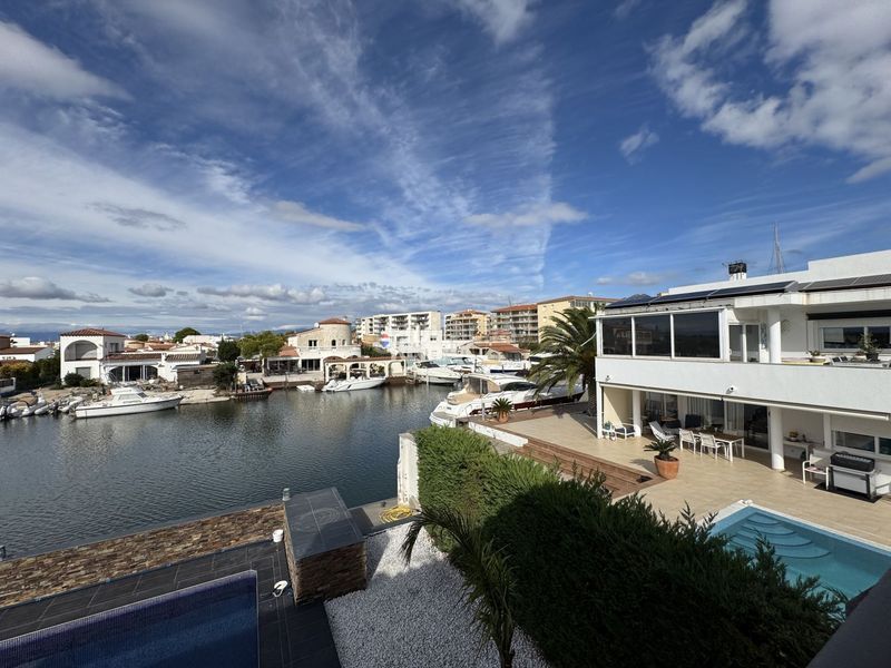Foto ba118531-f5c5-4e83-86c0-c3d516407ae8. Xalet amb calefacció aparcament piscina a Santa Margarida Roses