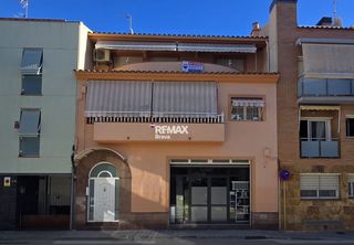 Chalet  Calle calle ponent. Pineda de mar  amplia vivienda con piscina privada, ascensor y g