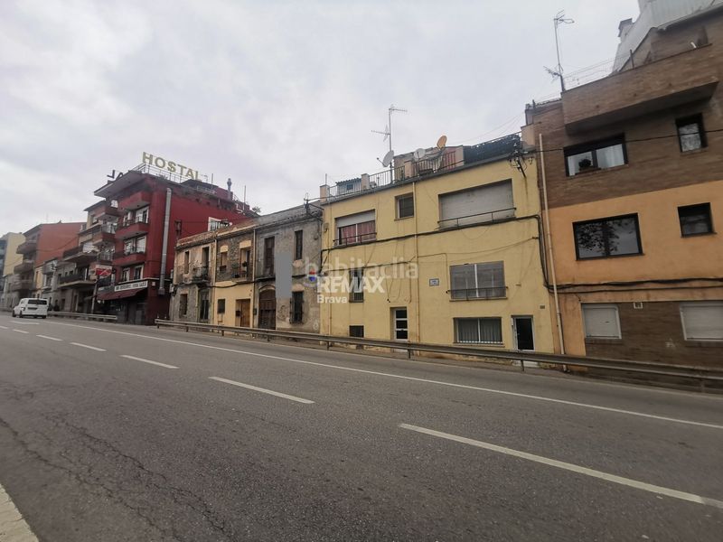 Foto ee7cdfa6-8ae6-4a12-bb1b-813929f379c4. Edifici a Roca del Vallès (La)