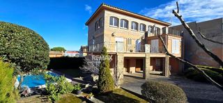 Maison jumelée  Calle cl cabanya. Celrà  vivienda de grandes dimensiones con jardín, piscina y pla