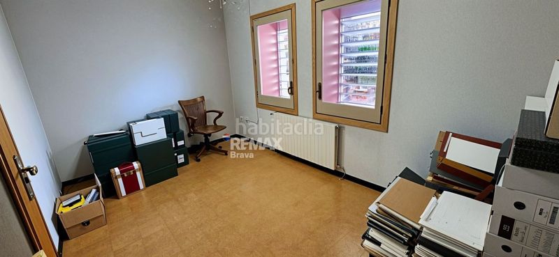 Foto 1ea057b8-3ba3-4d2b-8329-b9a59276c24a. Casa adossada amb aparcament piscina a Celrà