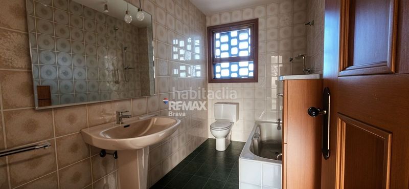 Foto c15a5a3e-3d07-4b9a-b116-574335bdd506. Casa adossada amb aparcament piscina a Celrà
