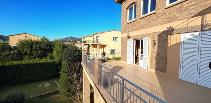 Foto d4b911ed-b1a6-41b2-be8f-a5039d5b497d. Casa adossada amb aparcament piscina a Celrà