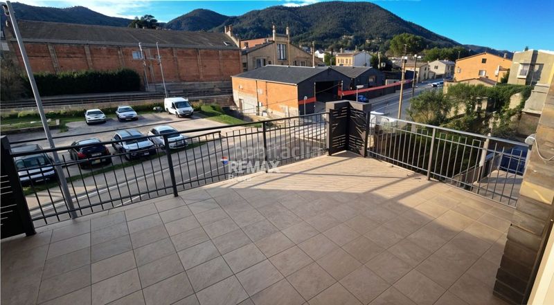 Foto f1887e4a-6089-4133-9998-63e791f53c05. Casa adossada amb aparcament piscina a Celrà