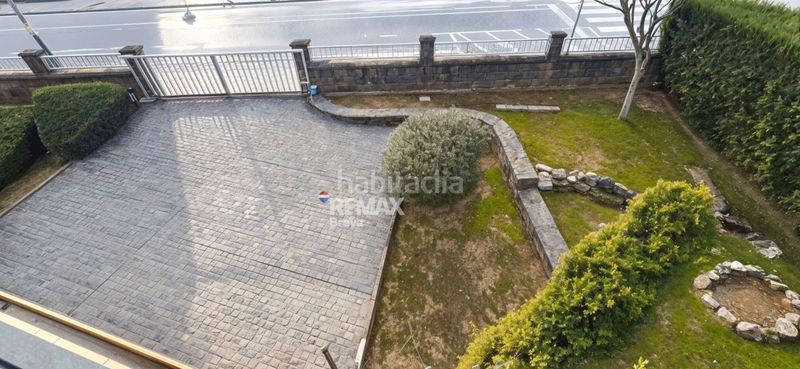 Foto f2aed63f-17f0-4861-a591-80bbf3f6eed9. Casa adossada amb aparcament piscina a Celrà