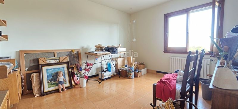 Foto f9289a40-4b46-4068-acfb-5907e7599804. Casa adossada amb aparcament piscina a Celrà