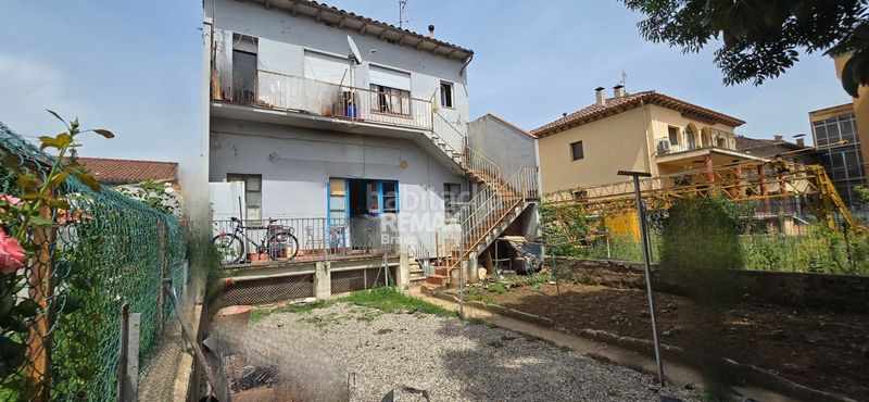 Foto 457c3db7-6f2e-4f84-a08c-f8be2b98f2cc. Casa amb calefacció a Olot