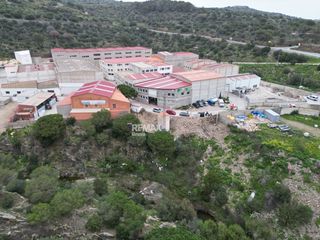 Fabrikhalle  Urbanizacion urbanitzacio industrial sr llorenç. Nave industrial en cadaqués ideal para empresa o pupilaje de bar