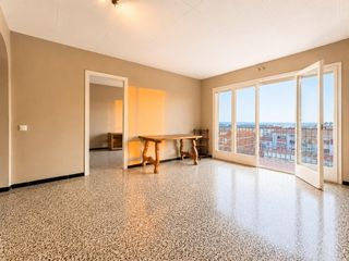 Pis  Plaça llevant. Roses  apartamento con vistas al mar a 100 metros de la playa