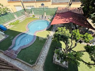Xalet  Calle cl guillerias. Amer  exclusiva vivienda familiar de 6 habitaciones con piscina