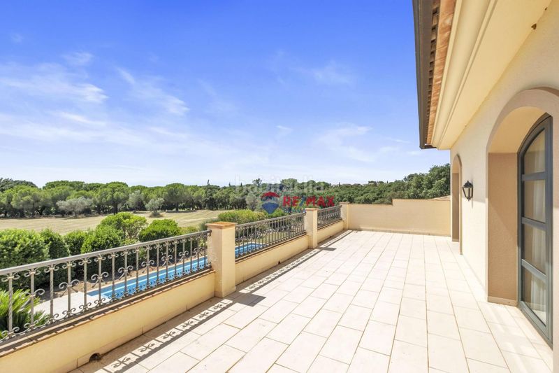 Foto 0a61598c-5659-45b2-9315-e9d7064138cd. Xalet amb aparcament piscina a Peralada