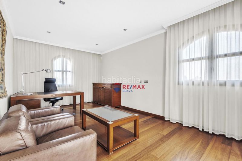 Foto bf74ae3d-ec00-4bd5-9bb1-d789c539dfd8. Xalet amb aparcament piscina a Peralada