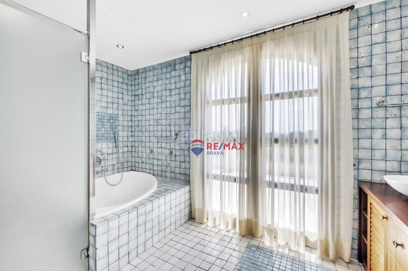 Foto ce630d4b-9878-495b-89ea-6dbeb41fbf07. Xalet amb aparcament piscina a Peralada