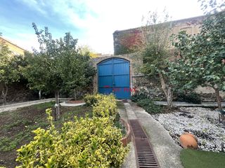 Chalet in Vilajuïga. Casa pareada con gran jardín,en vilajuiga