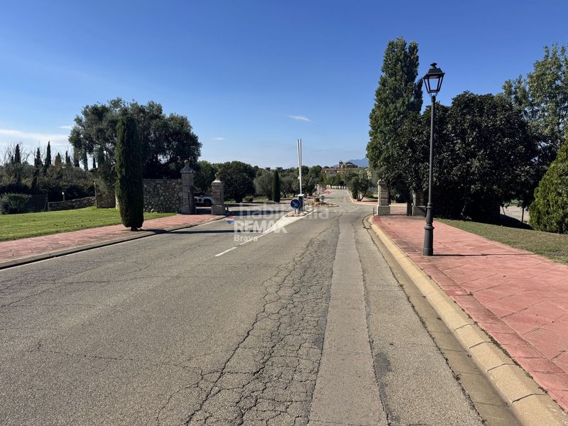 Foto eb67037c-b6f7-48a3-8d03-9462c98fec76. Terreny residencial a Peralada