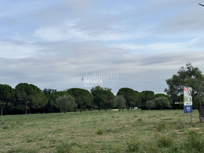 Foto f695bd54-c6ea-49b1-a6a9-35fcda3a8907. Terreny residencial a Peralada