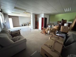 Local Comercial a Calle CL CAMPCARDOS-STA EUGENIA