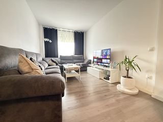 Flat  Calle cl roc de miradones. Excelente oportunidad en la jonquera piso con garaje y trastero