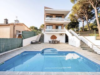 Chalet  Calle cl de l hortènsia. Santa maria de palautordera  magnífica vivienda unifamiliar en e