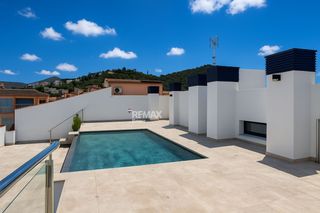 Etagenwohnung  Calle cl cap norfeu. Roses, centro  magnífico piso con terraza, piscina y parking