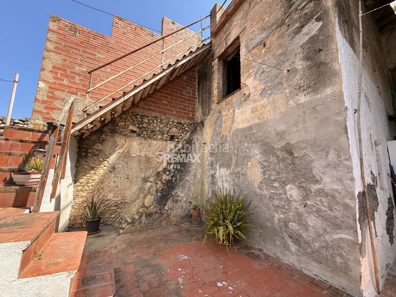 Foto c1ca74d4-3fe2-48b4-9c71-8f1f15900bb0. Xalet amb aparcament a Armentera (L´)