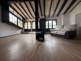 Chalet  Calle major. Oportunidad única para inversores edificio con local comercial e
