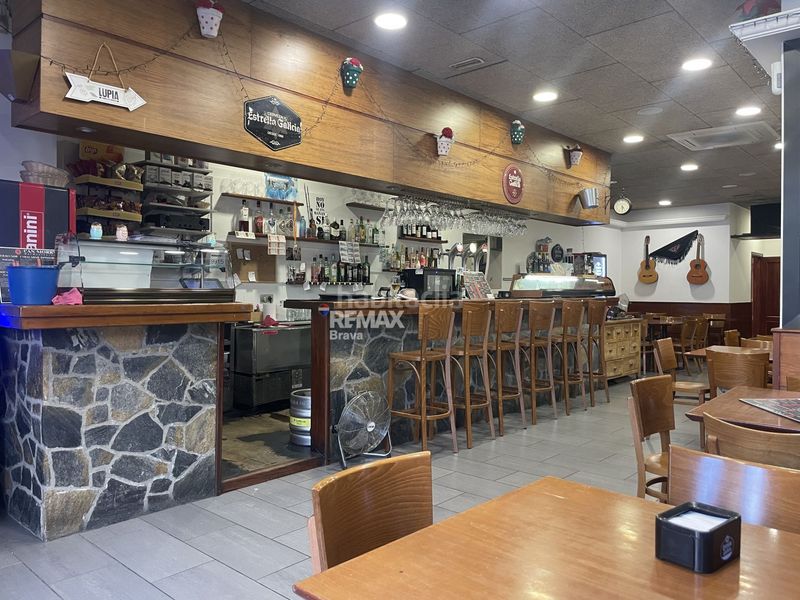 Foto 13c7fa10-84c3-4625-a5a6-27833bee160b. Local comercial a Centre Roses