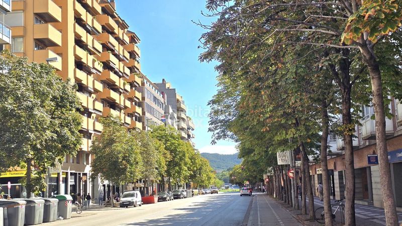 Foto 9491063a-18a3-49c0-a0e2-83a6a300778e. Pis amb calefacció aparcament a Eixample Nord Girona