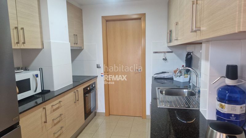 Foto 7f627fde-8fb1-4ff9-8e2a-21aca8d47811. Dúplex centro ático dúplex de lujo con gran terraza, ascensor, garaje y licencia turística en Roses